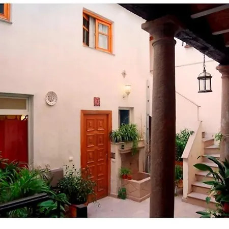 Golondrinas De La Alhambra *